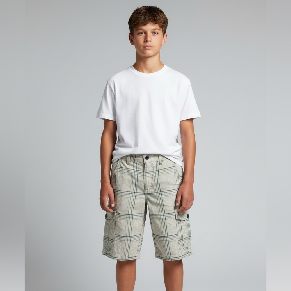 Hawk boys shorts excellent condition size 14.